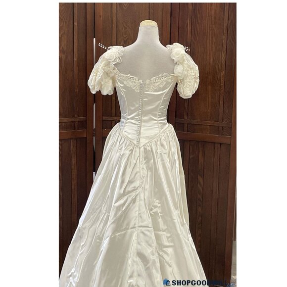 Alfred Angelo Vintage Wedding Dress and Veil - Picture 9 of 10